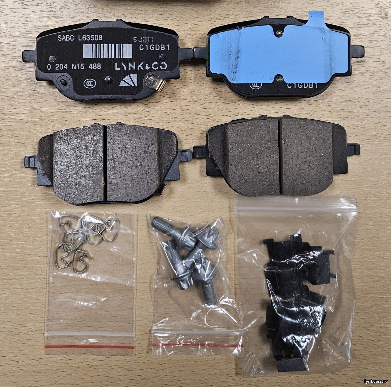 Тормозные колодки задние Lynk&Co 08 EM-P