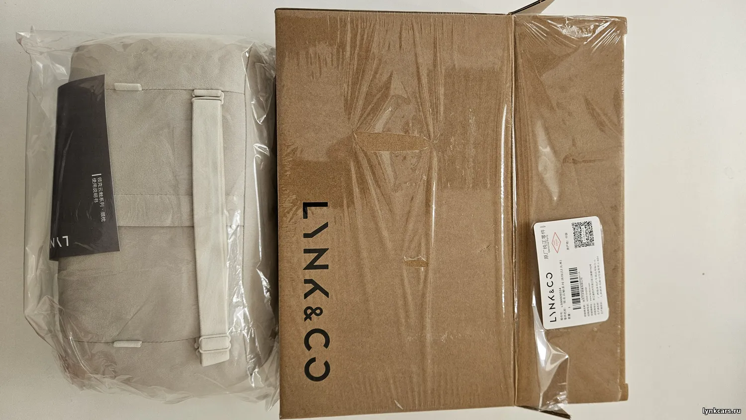 Подушка для подголовника Lynk&Co 900 (цвет - белый) - фото 4